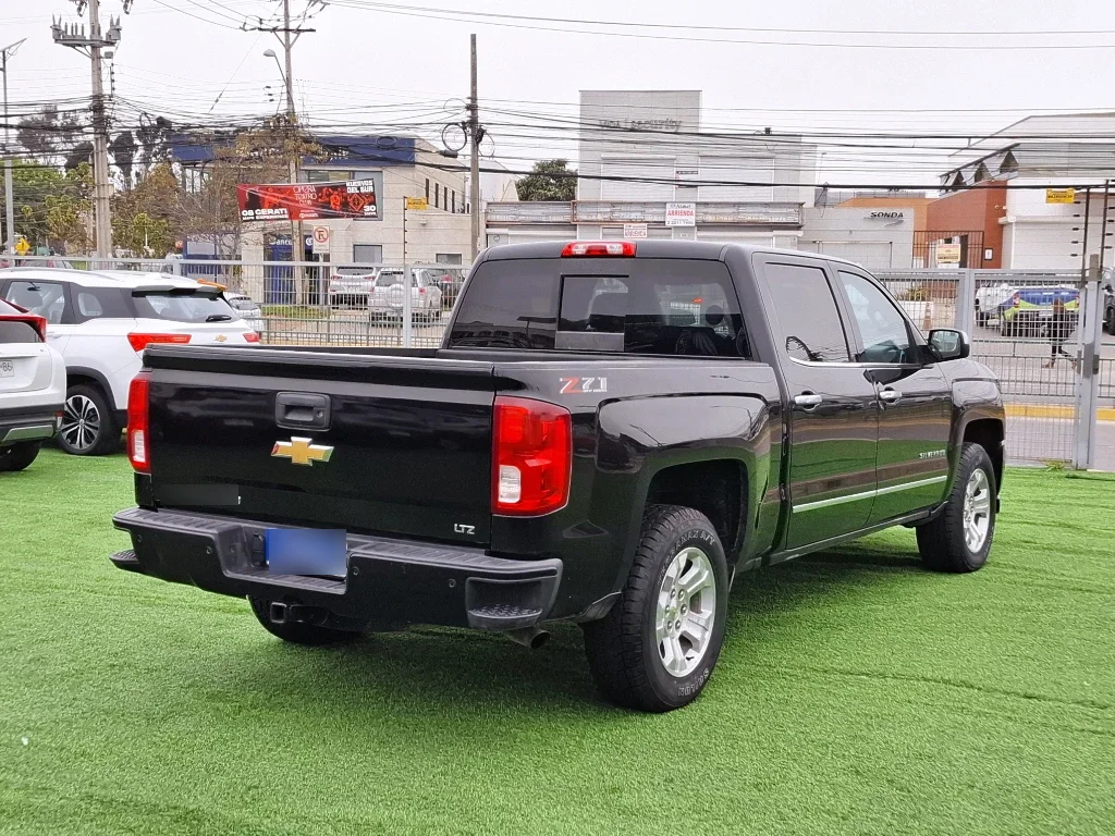 Chevrolet Silverado 5.3 Lt 4wd Ext Z71 Dob. Cab. At 4p año 2019