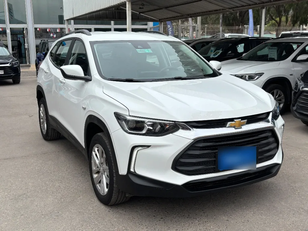Chevrolet Tracker 1.2t Ltz R 4x2 At 5p año 2025