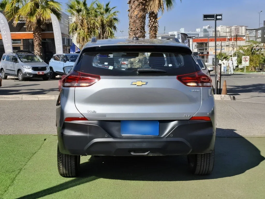 Chevrolet Tracker 1.2t Ltz R 4x2 At 5p año 2025