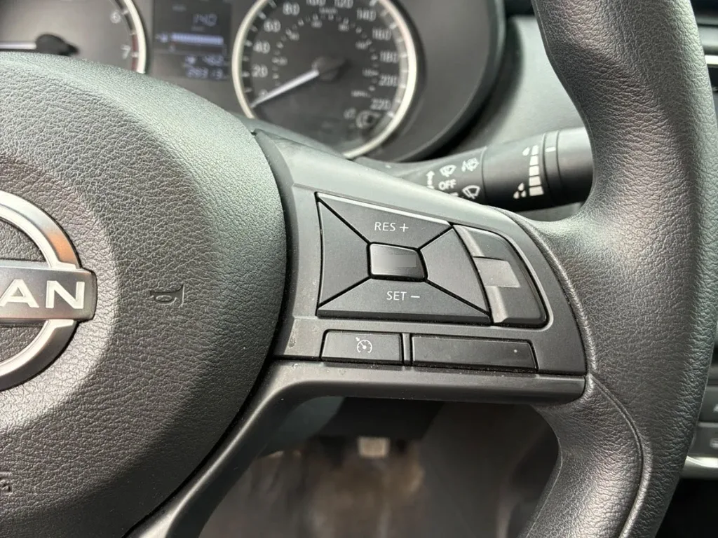 Nissan Versa 1.6 Sense 4x2 Mt 4p año 2025
