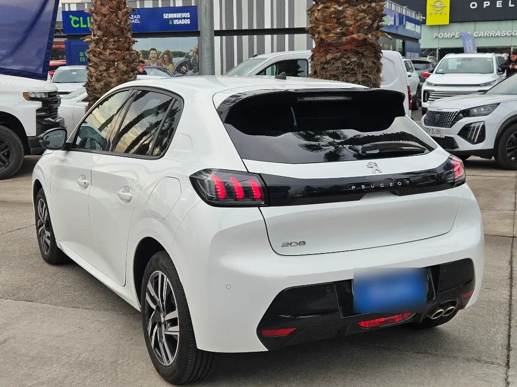 Peugeot 208 1.2t Mca Puretech 130 Allure 4x2 Eat8 5p año 2024
