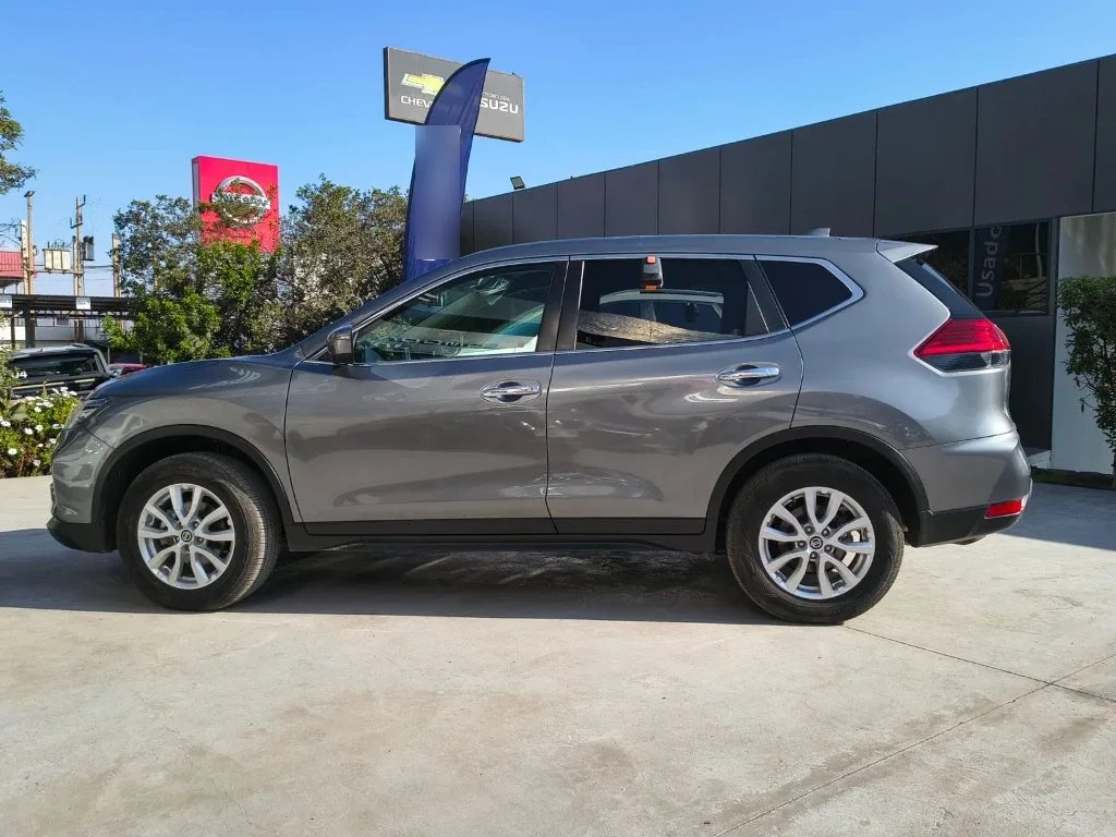 Nissan X-Trail 2.5 Sense 4x2 2row Cvt At 5p año 2023