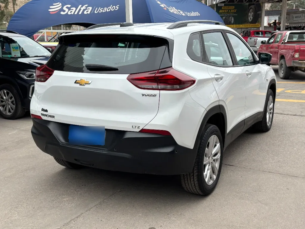 Chevrolet Tracker 1.2t Ltz R 4x2 At 5p año 2025