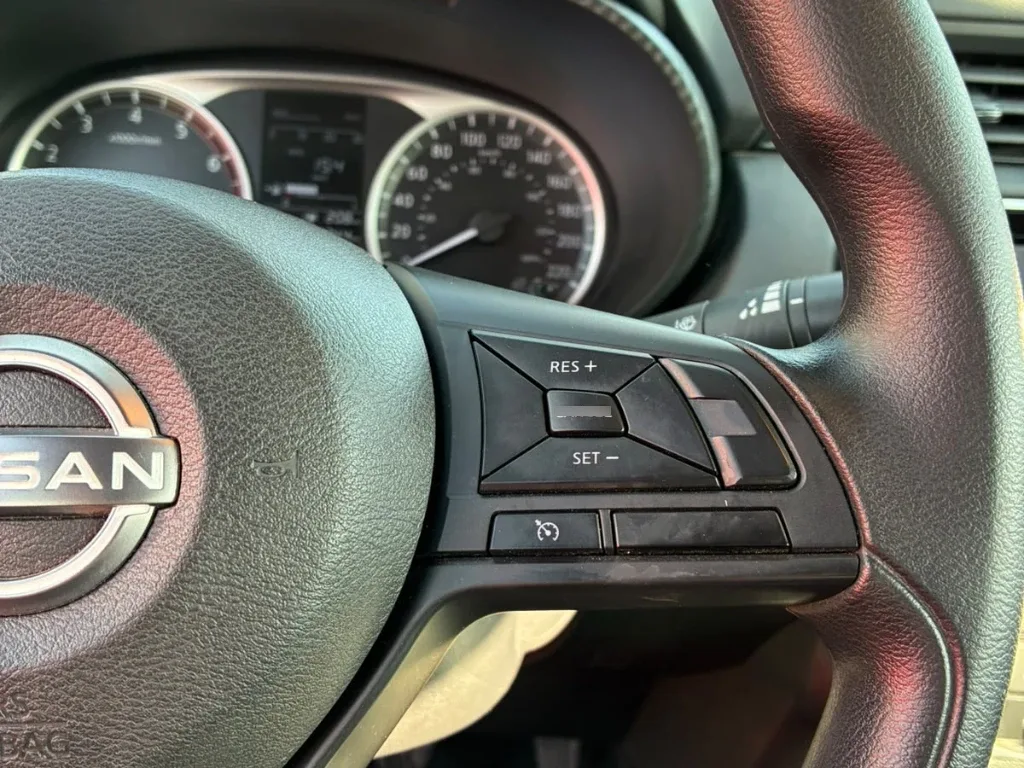 Nissan Versa 1.6 Sense 4x2 Mt 4p año 2025