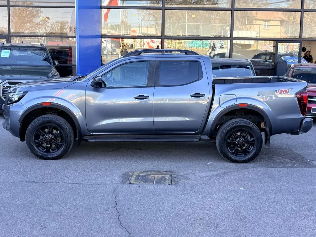 Nissan Navara 2.3d Pro4x Diesel 4x4 Dob.cab. At 4p año 2024
