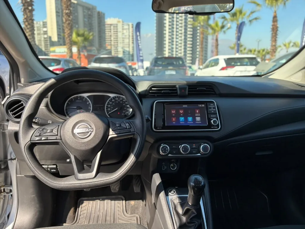 Nissan Versa 1.6 Sense 4x2 Mt 4p año 2025