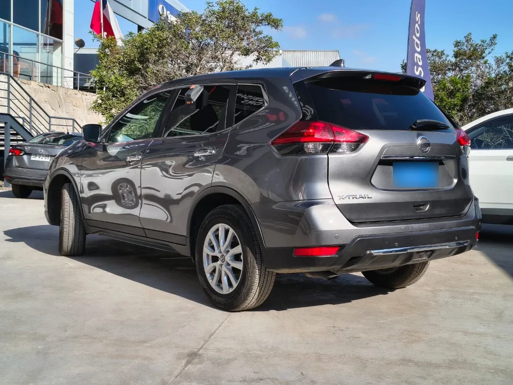 Nissan X-Trail 2.5 Sense 4x2 2row Cvt At 5p año 2023