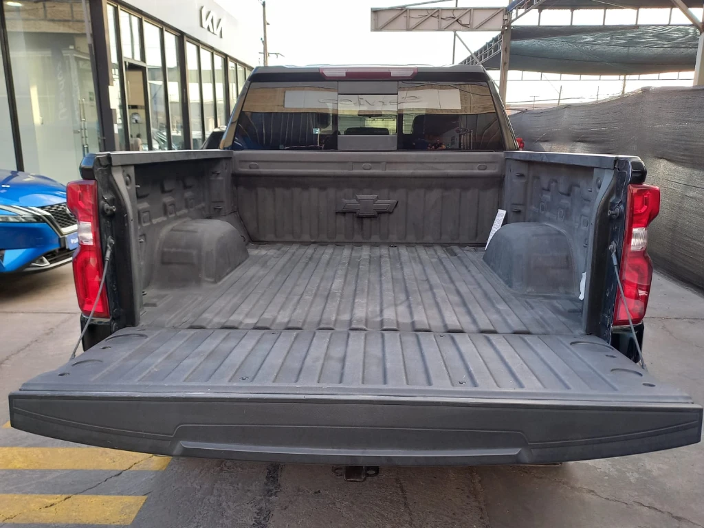 Chevrolet Silverado 5.3 Lt Trailboss Z71 4x4 At 4p año 2022