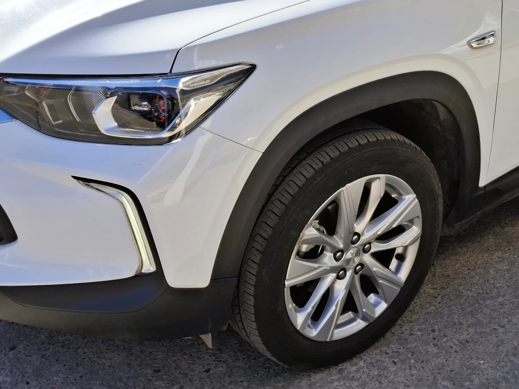 Chevrolet Tracker 1.2t Ltz R 4x2 At 5p año 2025