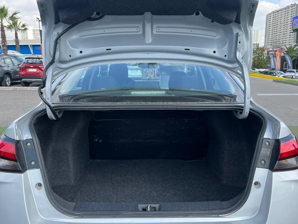 Nissan Versa 1.6 Sense 4x2 Mt 4p año 2025
