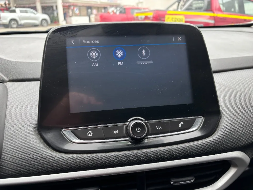 Chevrolet Tracker 1.2t Ltz R 4x2 At 5p año 2025