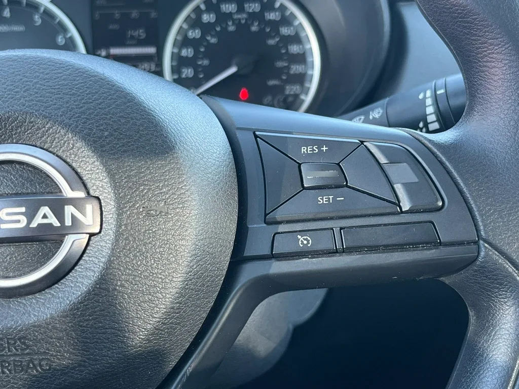 Nissan Versa 1.6 Sense 4x2 Mt 4p año 2025