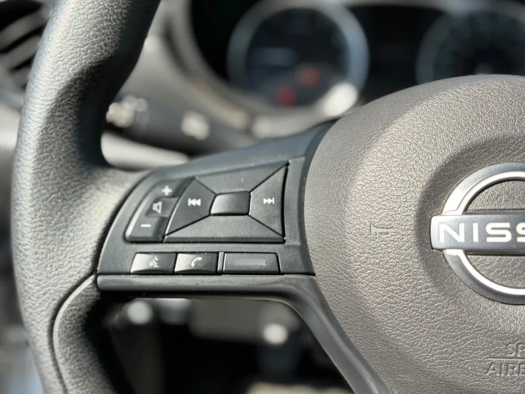 Nissan Versa 1.6 Sense 4x2 Mt 4p año 2025