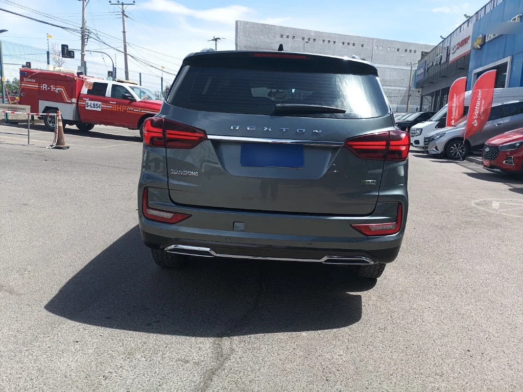 Ssangyong Rexton 2.2t Glx Diesel 4x2 6ab 8at 5p año 2023
