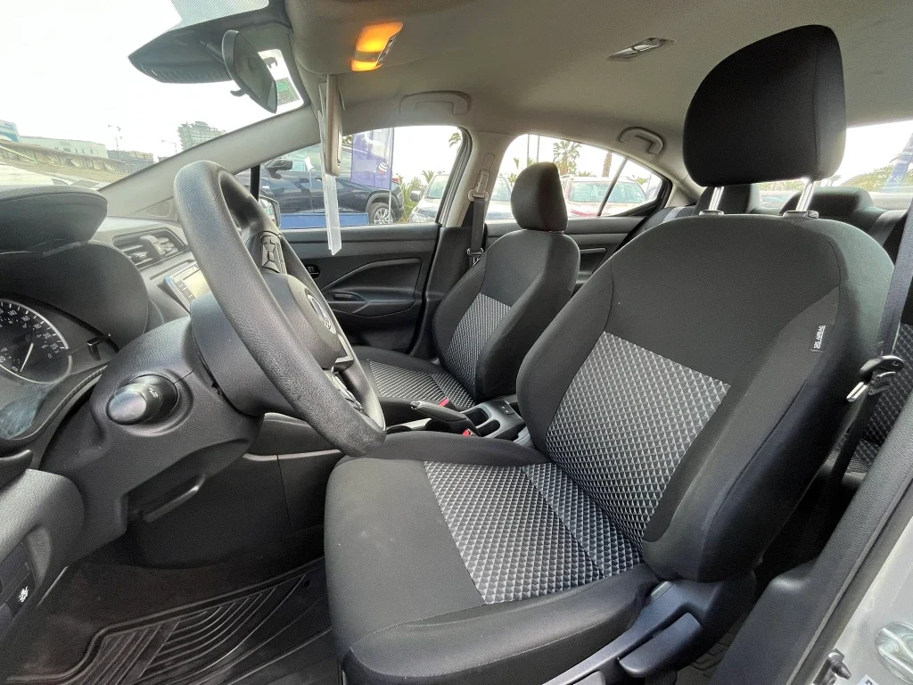 Nissan Versa 1.6 Sense 4x2 Mt 4p año 2025
