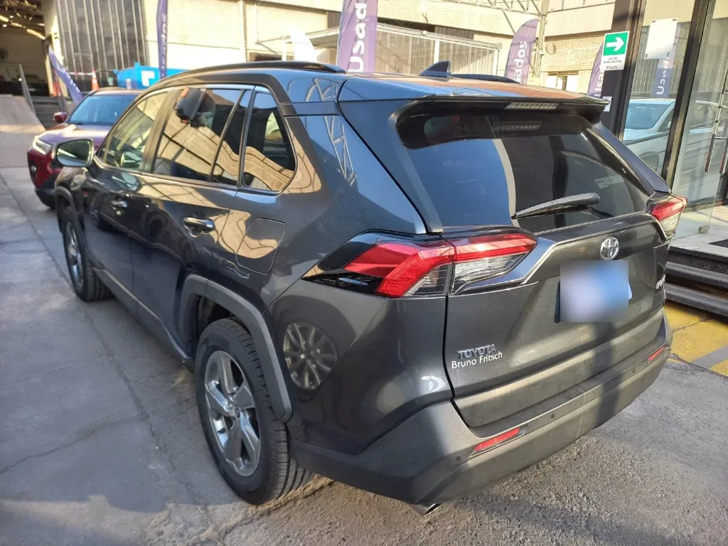 Toyota Rav4 2.0 Xle 4x2 Cvt At 5p año 2021