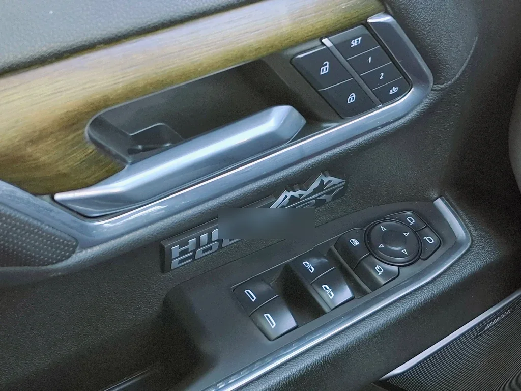 Chevrolet Silverado 3.0 High Country 4x4 At 4p año 2025