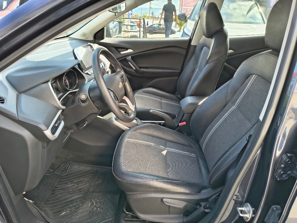 Chevrolet Tracker 1.2t Ltz R 4x2 At 5p año 2025