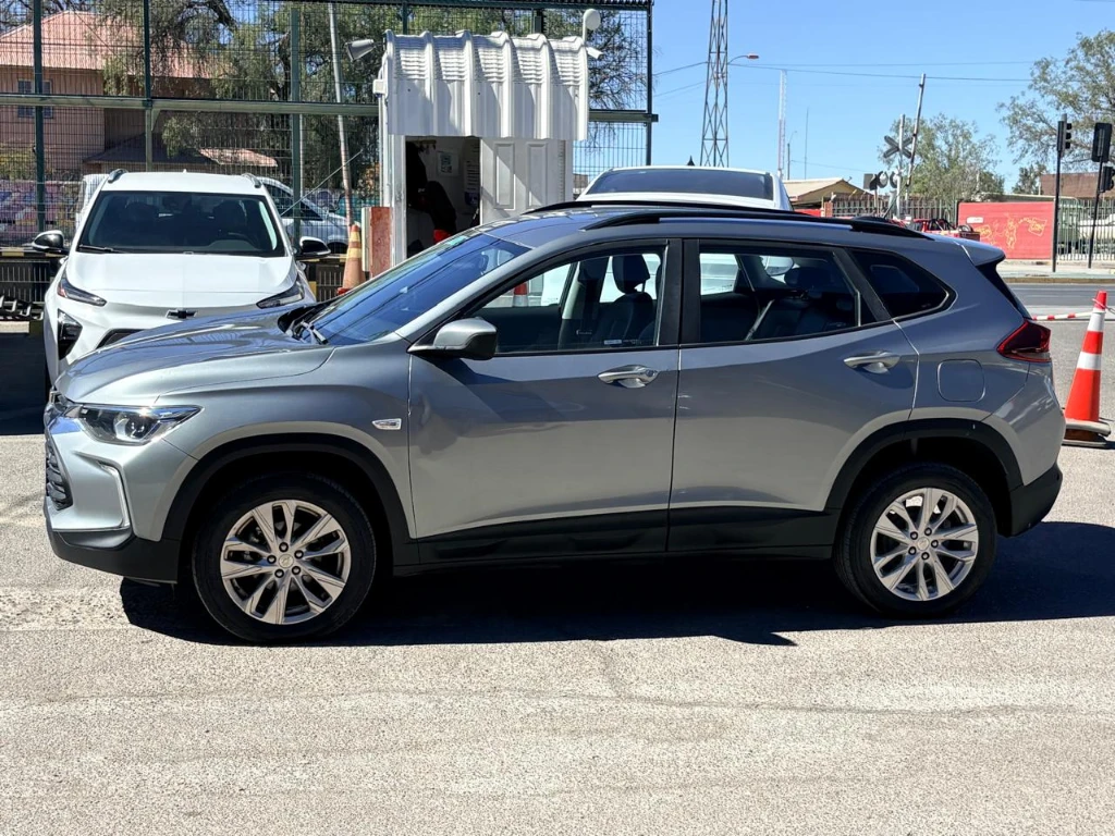 Chevrolet Tracker 1.2t Ltz R 4x2 At 5p año 2025
