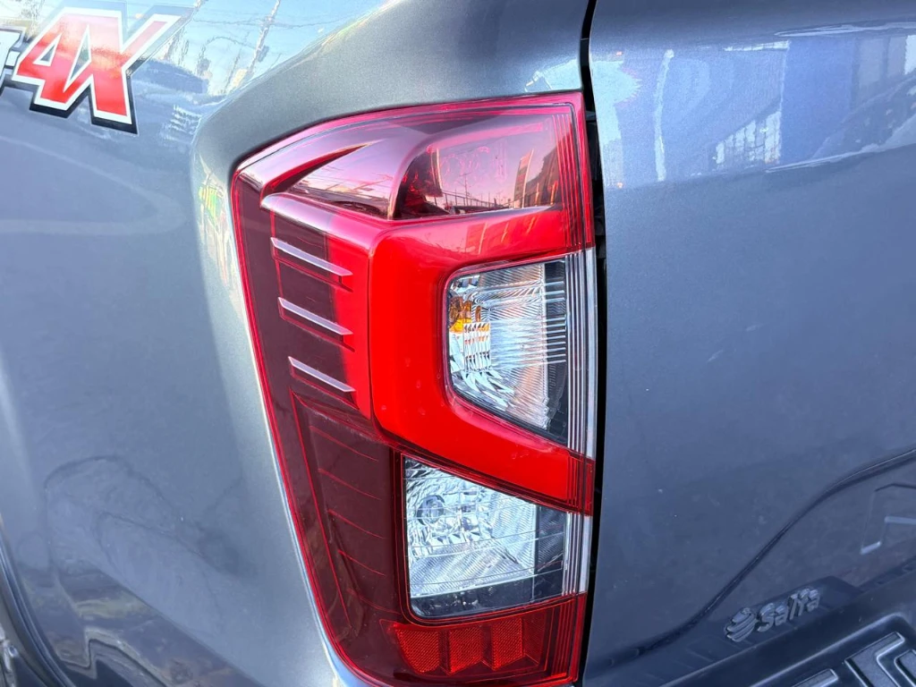 Nissan Navara 2.3d Pro4x Diesel 4x4 Dob.cab. At 4p año 2024