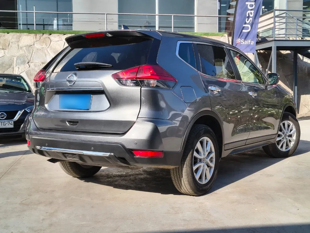 Nissan X-Trail 2.5 Sense 4x2 2row Cvt At 5p año 2023