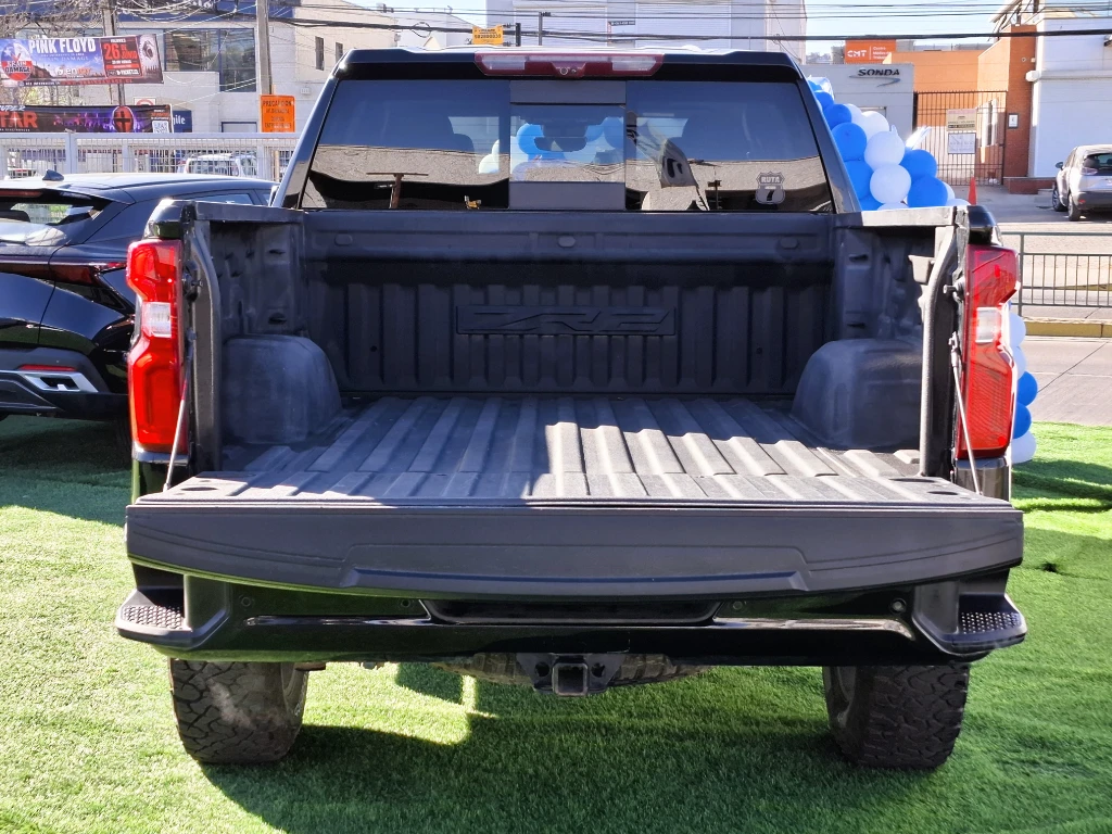 Chevrolet Silverado 6.2 Zr2 4x4 At 4p año 2023