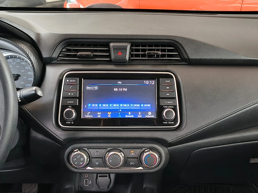 Nissan Versa 1.6 Sense 4x2 Mt 4p año 2025
