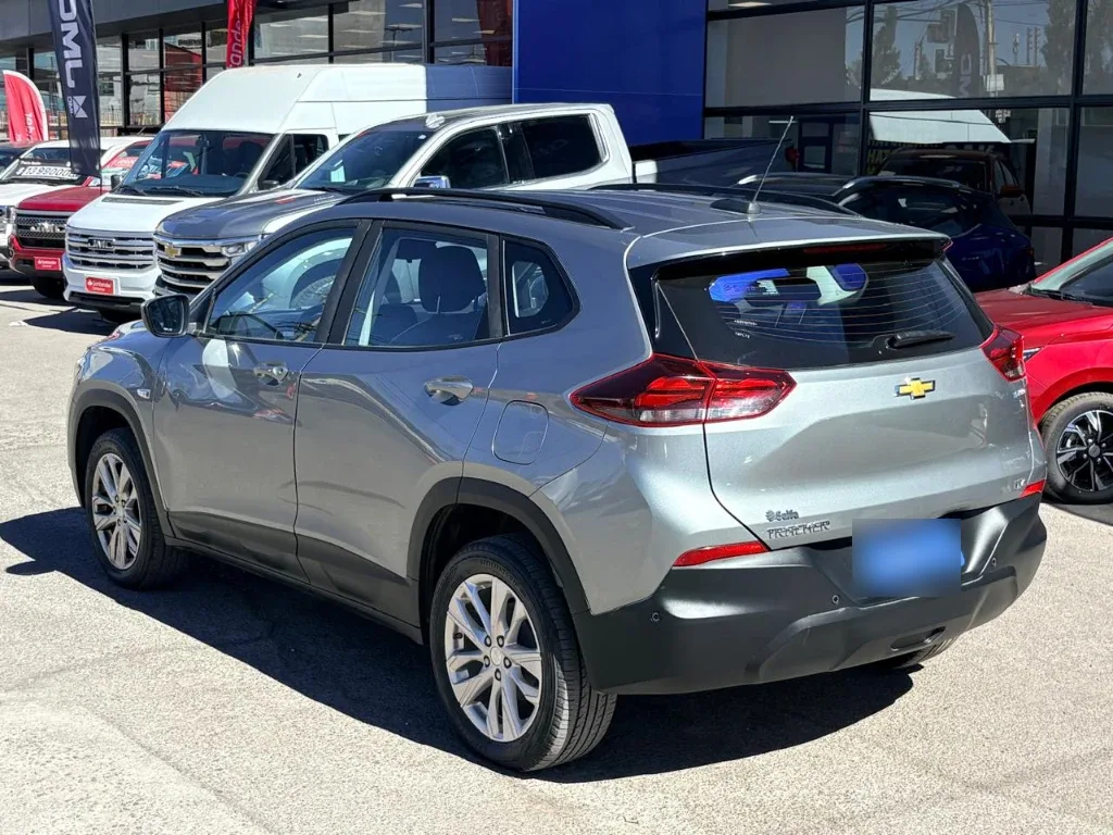 Chevrolet Tracker 1.2t Ltz R 4x2 At 5p año 2025