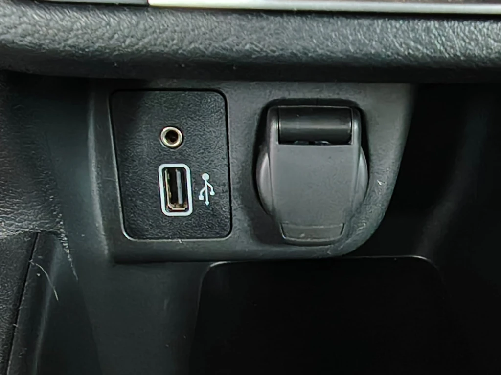 Nissan Versa 1.6 Sense 4x2 Mt 4p año 2025