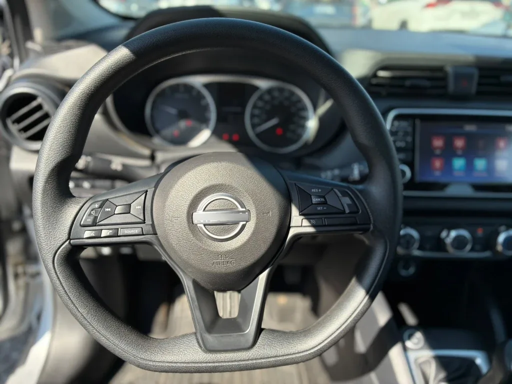 Nissan Versa 1.6 Sense 4x2 Mt 4p año 2025