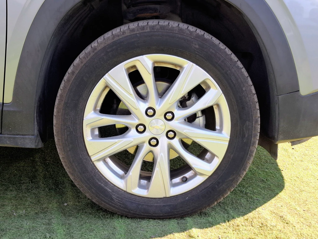 Chevrolet Tracker 1.2t Ltz R 4x2 At 5p año 2025