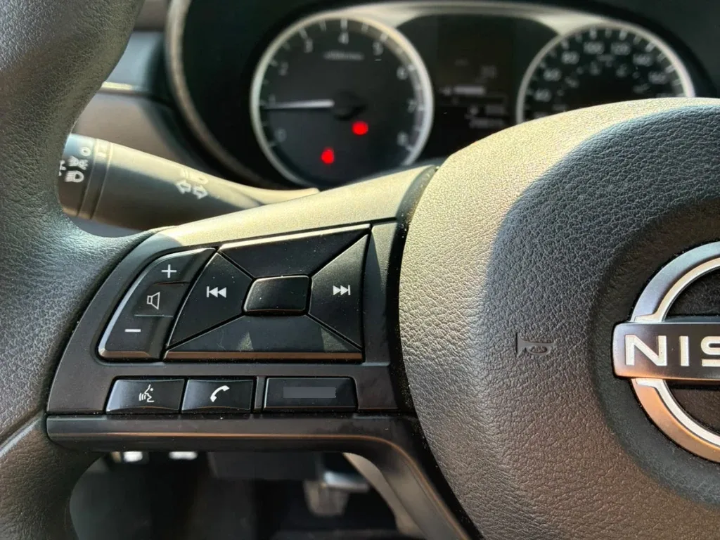 Nissan Versa 1.6 Sense 4x2 Mt 4p año 2025
