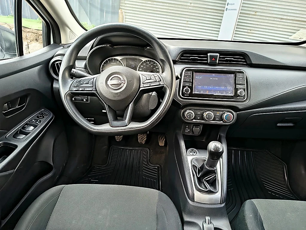 Nissan Versa 1.6 Sense 4x2 Mt 4p año 2025