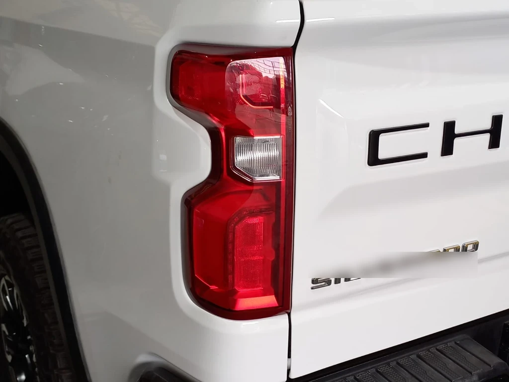 Chevrolet Silverado 6.2 Zr2 4x4 At 4p año 2023