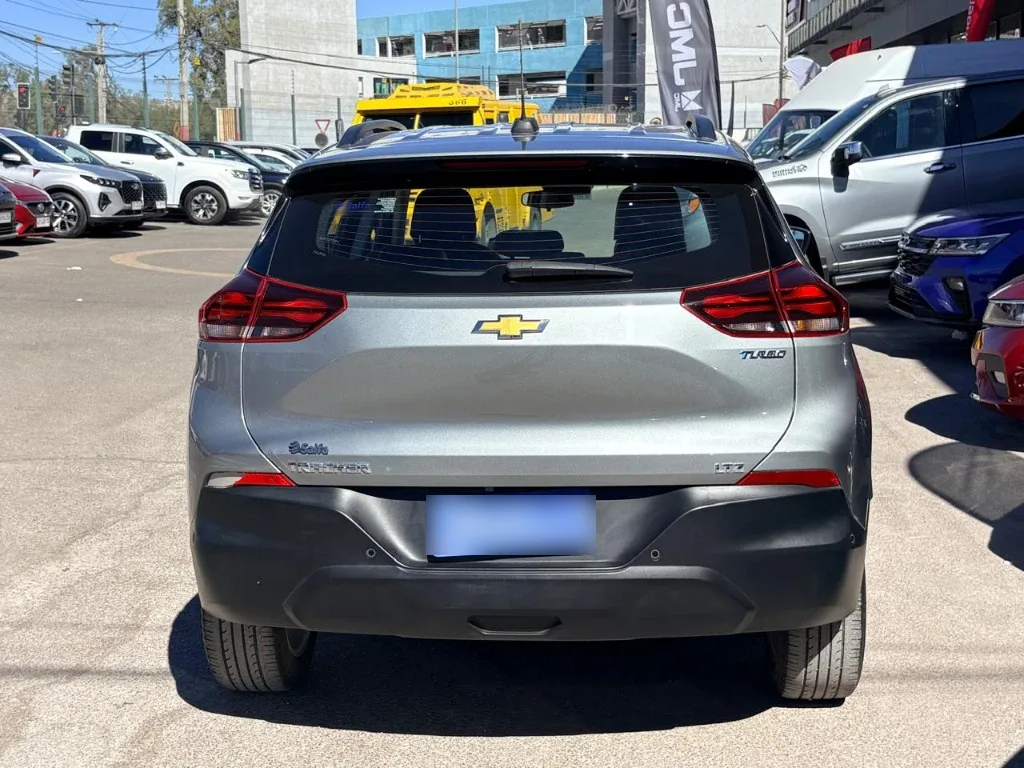 Chevrolet Tracker 1.2t Ltz R 4x2 At 5p año 2025