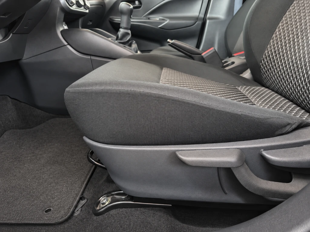 Nissan Versa 1.6 Sense 4x2 Mt 4p año 2025