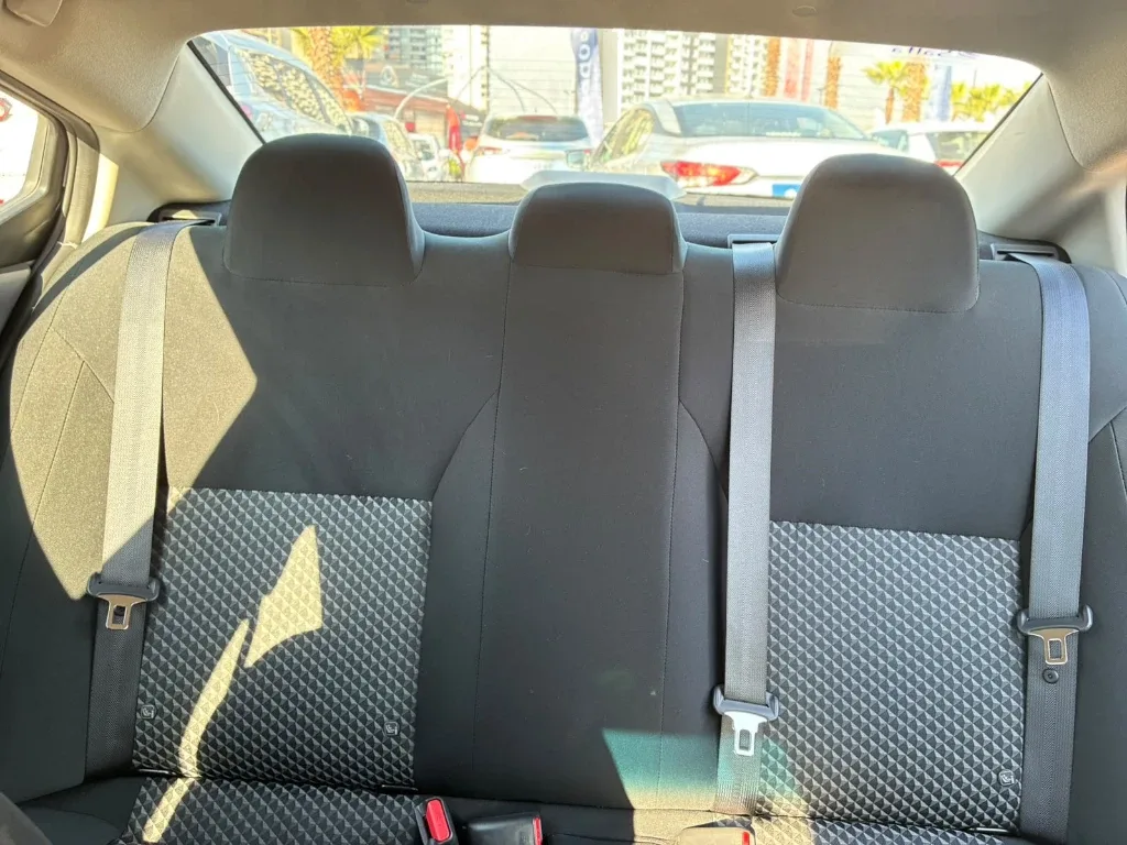 Nissan Versa 1.6 Sense 4x2 Mt 4p año 2025