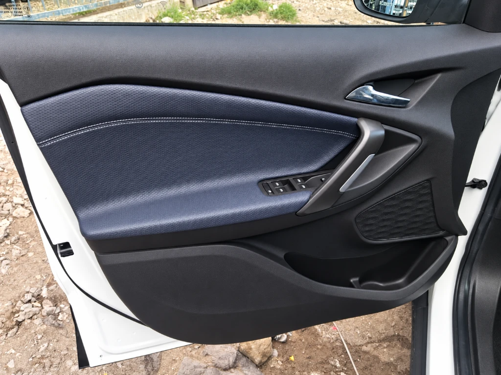 Chevrolet Tracker 1.2t Premier At S (c) año 2025