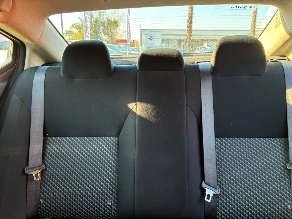 Nissan Versa 1.6 Sense 4x2 Mt 4p año 2025