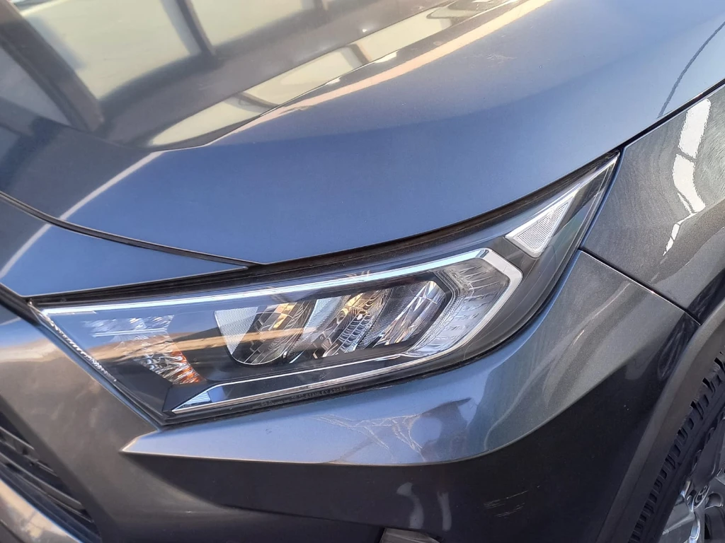 Toyota Rav4 2.0 Xle 4x2 Cvt At 5p año 2021
