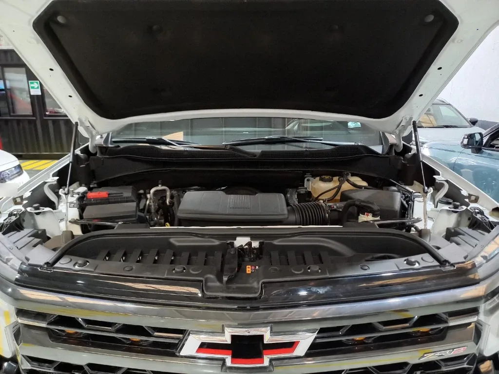 Chevrolet Silverado 6.2 Zr2 4x4 At 4p año 2023