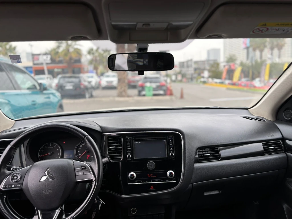 Mitsubishi Outlander 2.0 4x2 Mt 5p año 2021