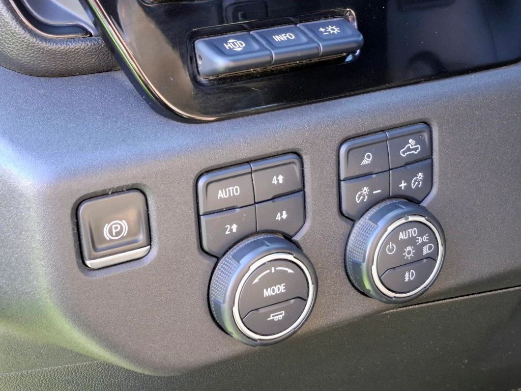 Chevrolet Silverado 6.2 Zr2 4x4 At 4p año 2023