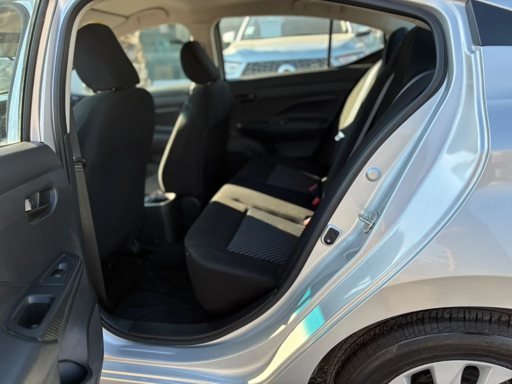 Nissan Versa 1.6 Sense 4x2 Mt 4p año 2025