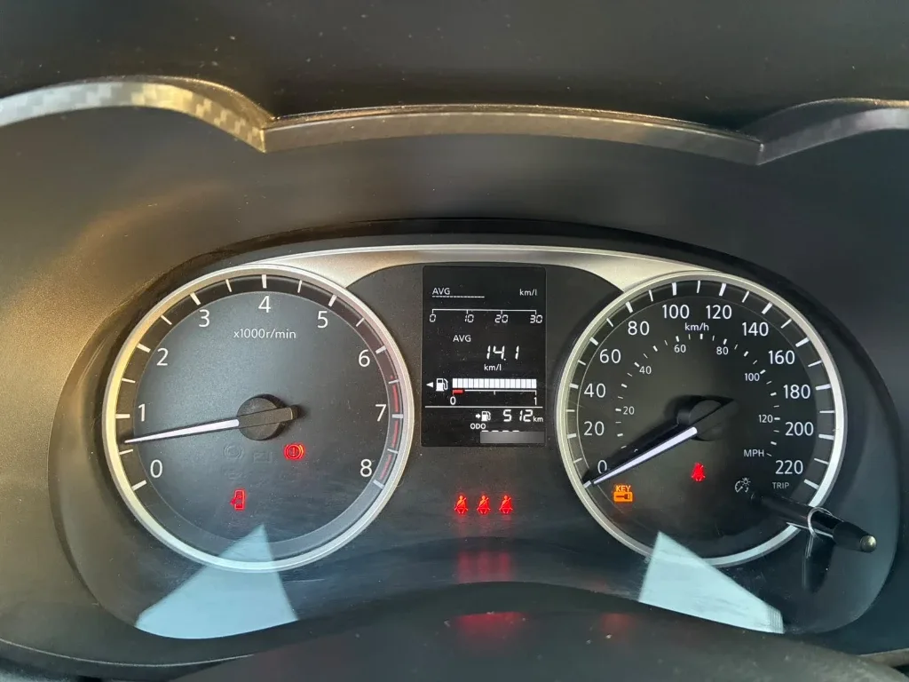 Nissan Versa 1.6 Sense 4x2 Mt 4p año 2025