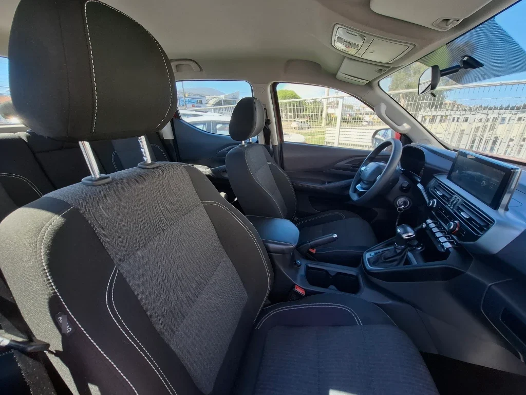 Peugeot Landtrek 2.2 Action4 Bluehdi Diesel 4x4 180hp At 4p año 2024