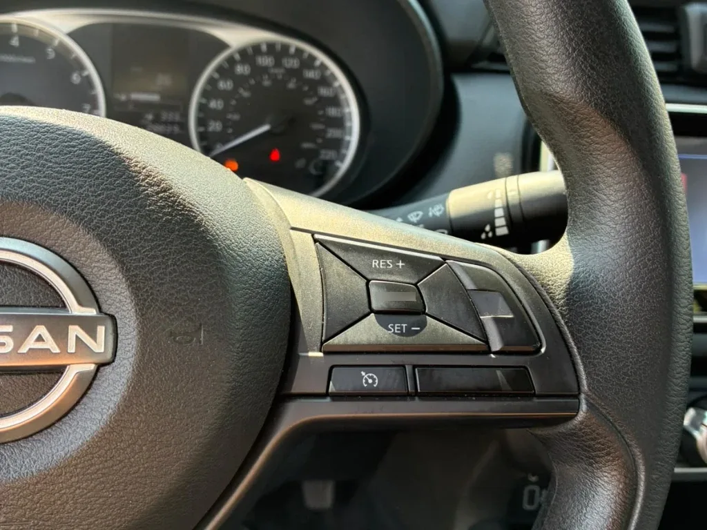 Nissan Versa 1.6 Sense 4x2 Mt 4p año 2025