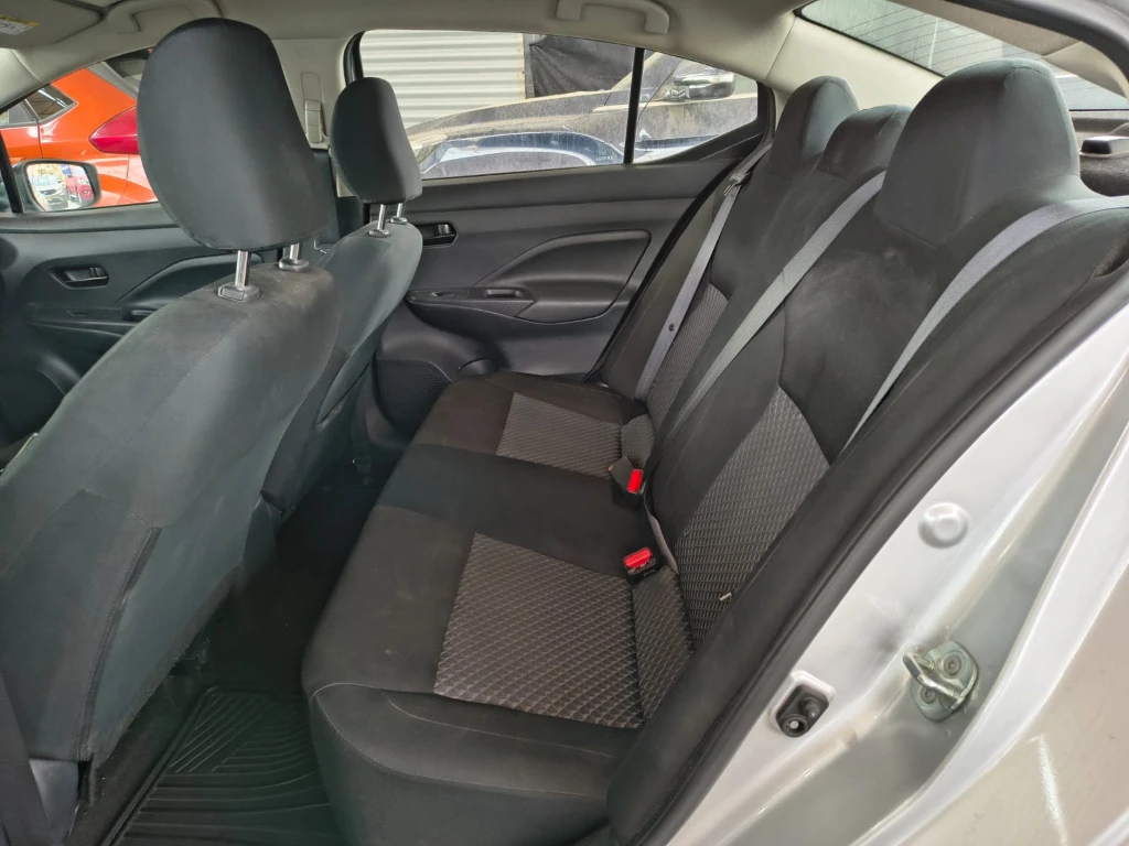 Nissan Versa 1.6 Sense 4x2 Mt 4p año 2025