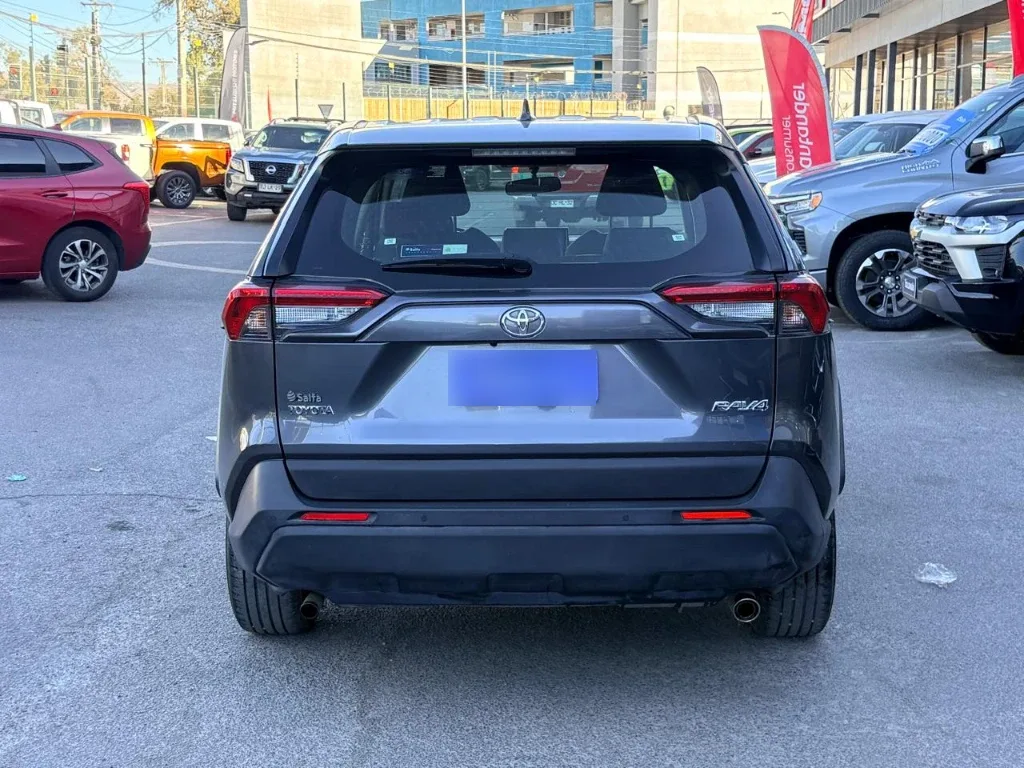 Toyota Rav4 2.0 Le 4x2 Cvt At 5p año 2025