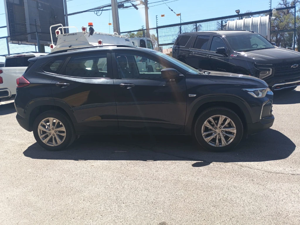 Chevrolet Tracker 1.2t Ltz R 4x2 At 5p año 2025